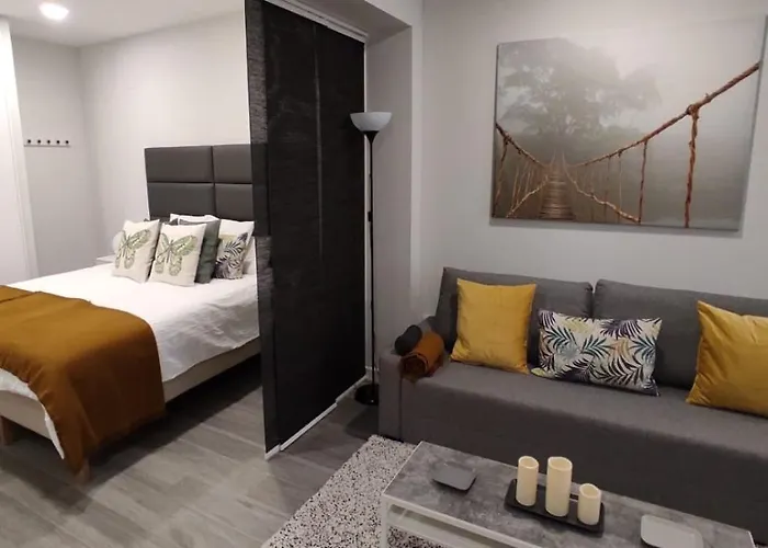 Grupo Limcotel Perla 1 アパート